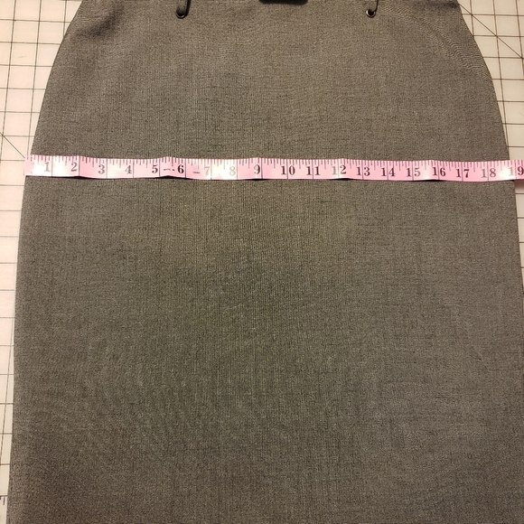 High waisted pencil skirt in charcoal gray - Picture 4 of 6